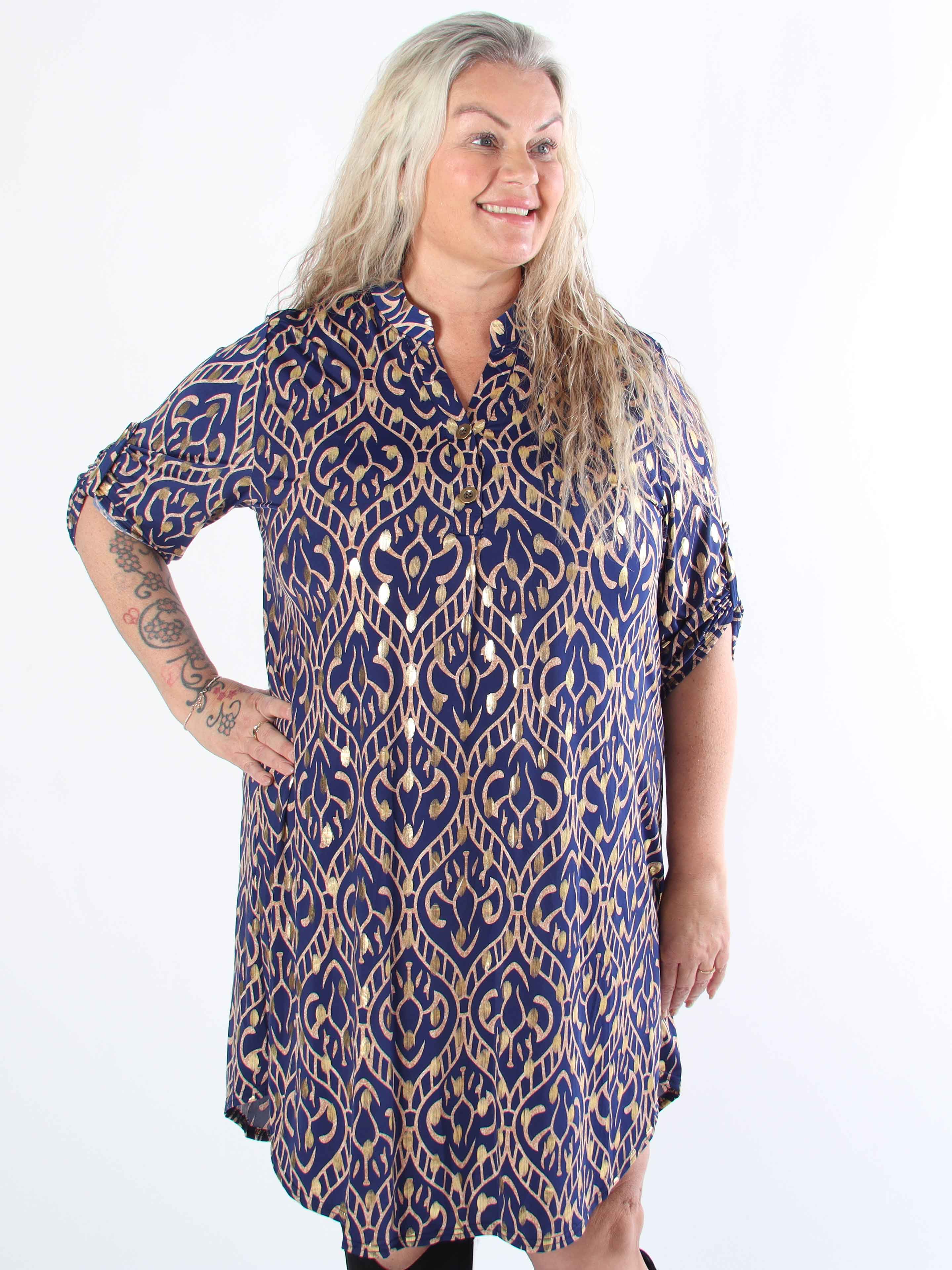 Ebba Boho Long - Elastisk plus size mønstret kjole med guld prikker